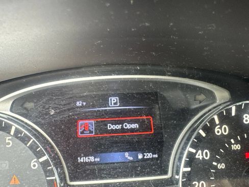 Used 2016 Nissan Altima 2.5 SV FWD image 36