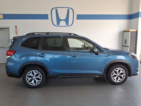 Certified 2023 Subaru Forester Premium AWD/4WD image 4