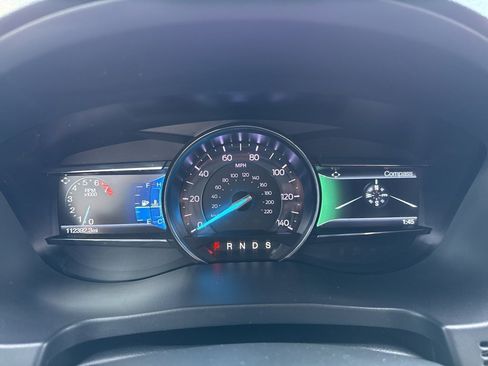 Used 2018 Ford Explorer XLT w/ Equipment Group 202A image 9