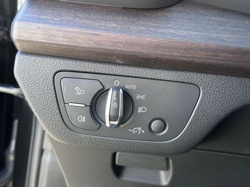 Used 2025 Audi Q5 e Premium Plus w/ Premium Plus Package image 19