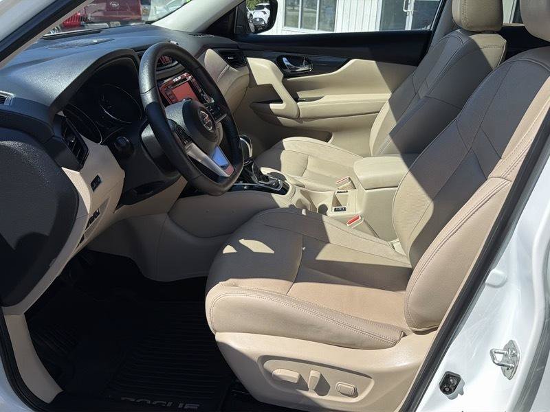 Used 2019 Nissan Rogue SL w/ Premium Package AWD/4WD image 15