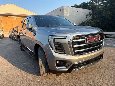 Used 2025 GMC Yukon XL Elevation AWD/4WD image 1