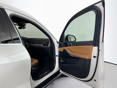 Used 2023 BMW X5 xDrive45e w/ Executive Package image 28