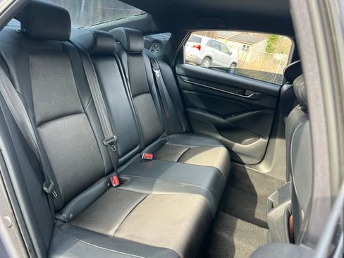 Used 2018 Honda Accord Sport image 28