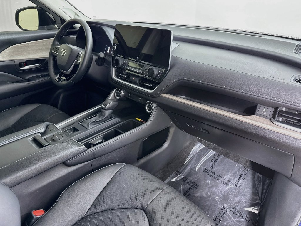 Used 2026 Toyota Grand Highlander AWD Hybrid image 32