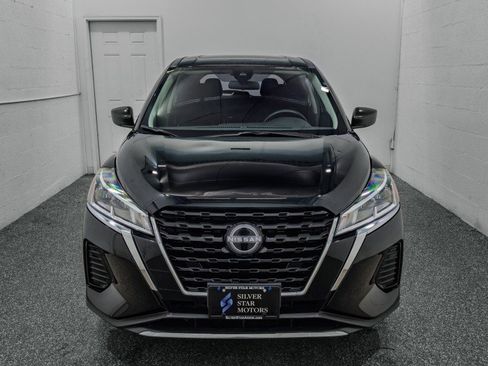 Used 2024 Nissan Kicks S image 3