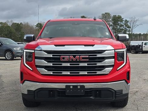 Used 2024 GMC Sierra 1500 SLE image 8