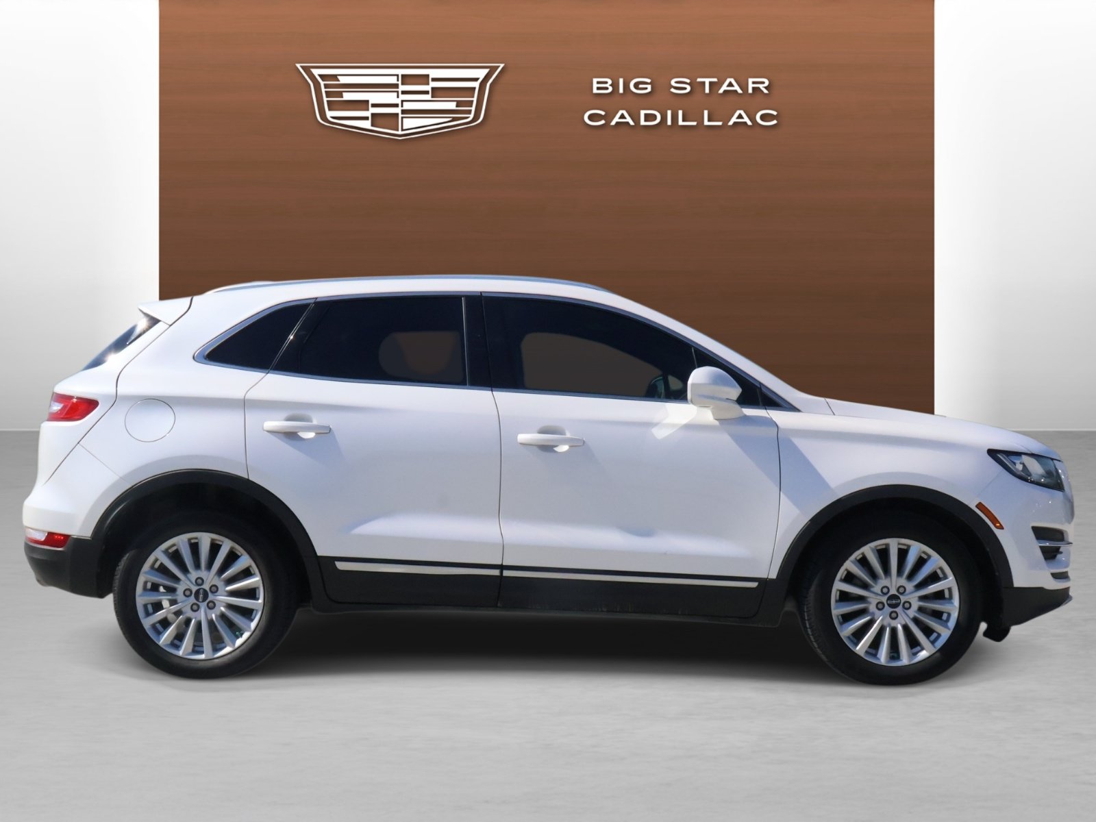 Used 2019 Lincoln MKC Premiere FWD image 6
