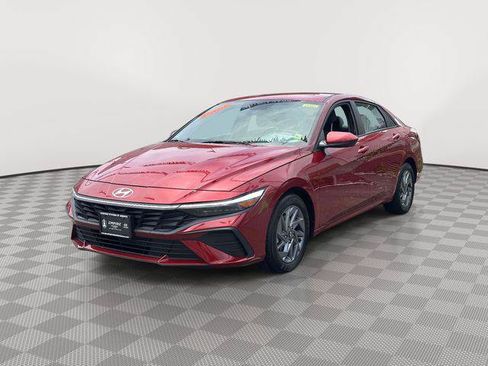 Certified 2024 Hyundai Elantra SEL FWD image 7
