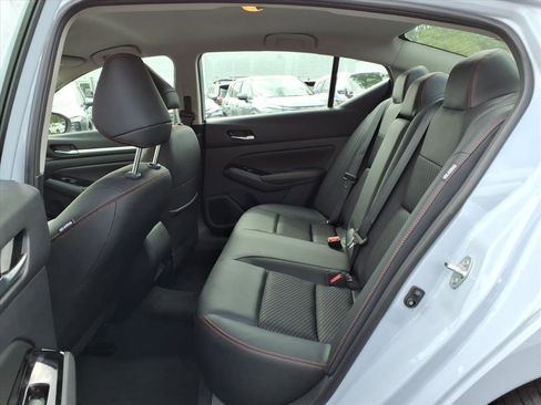 New 2025 Nissan Altima 2.5 SR image 6