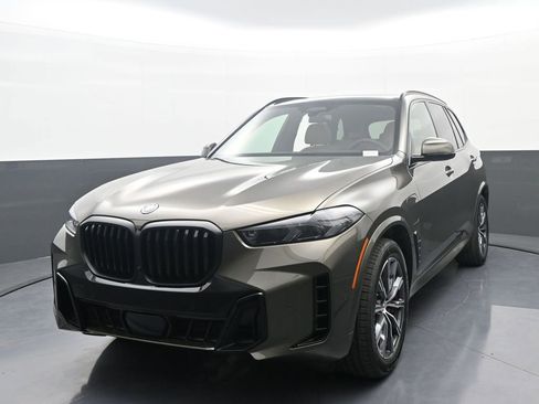 New 2026 BMW X5 xDrive50e w/ M Sport Package AWD/4WD image 1