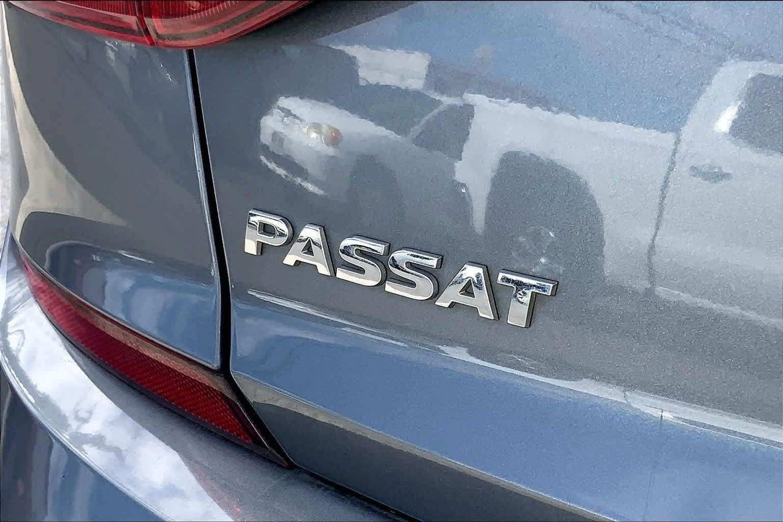 Used 2017 Volkswagen Passat 1.8T R-Line FWD image 7