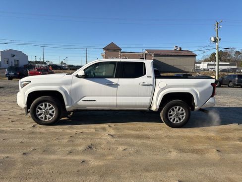 Used 2024 Toyota Tacoma SR5 image 2