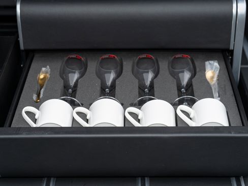 Used 2025 Aston Martin DBX 707 image 29