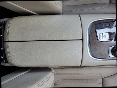 Used 2018 BMW 750i xDrive image 46