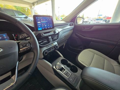 New 2025 Ford Escape Active w/ Cold Weather Package image 17