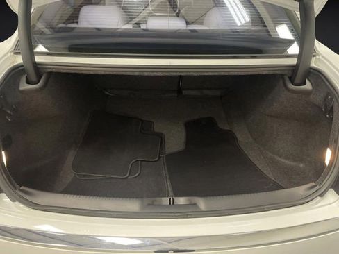 Used 2021 Chrysler 300 Touring L image 13