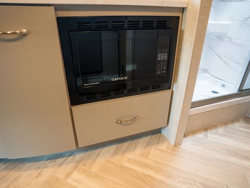 Used 2023 Mercedes-Benz Sprinter 4500 image 37