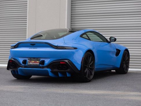 Used 2021 Aston Martin V8 Vantage Coupe RWD image 18