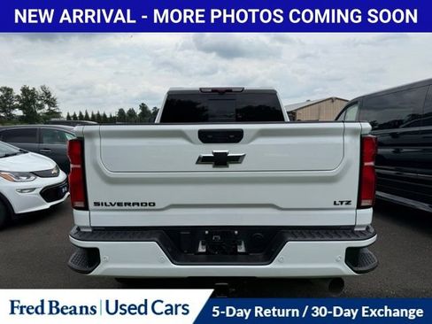 Used 2024 Chevrolet Silverado 2500 LTZ w/ LTZ Plus Package AWD/4WD image 15