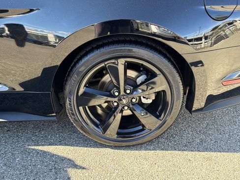 Used 2021 Ford Mustang Convertible w/ Equipment Group 101A image 8