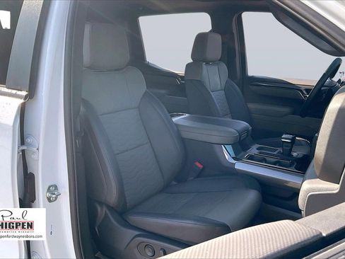 Used 2025 Chevrolet Silverado 1500 ZR2 w/ Technology Package image 7