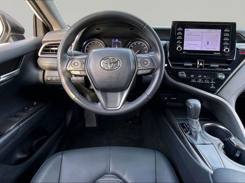 Used 2021 Toyota Camry SE w/ Convenience Package image 7