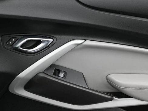 Used 2020 Chevrolet Camaro LT RWD image 17