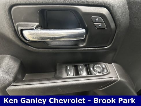 Used 2020 Chevrolet Silverado 1500 Custom w/ Custom Value Package image 8