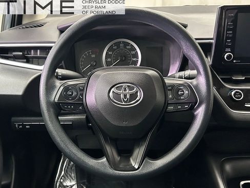 Used 2022 Toyota Corolla LE image 25