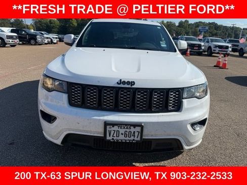Used 2022 Jeep Grand Cherokee Laredo X RWD image 2