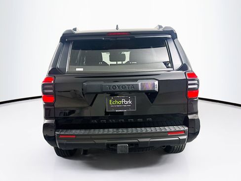 Used 2025 Toyota 4Runner TRD Off-Road image 7