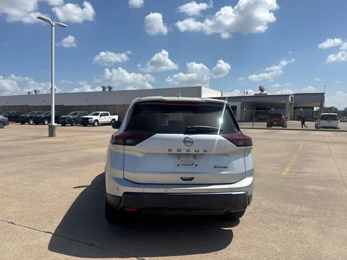 Certified 2024 Nissan Rogue SV AWD/4WD image 19