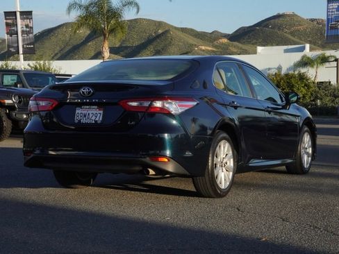 Used 2018 Toyota Camry LE image 4