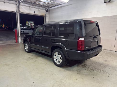 Used 2008 Jeep Commander Sport AWD/4WD image 5
