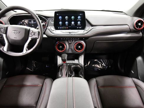 Used 2025 Chevrolet Blazer RS image 3