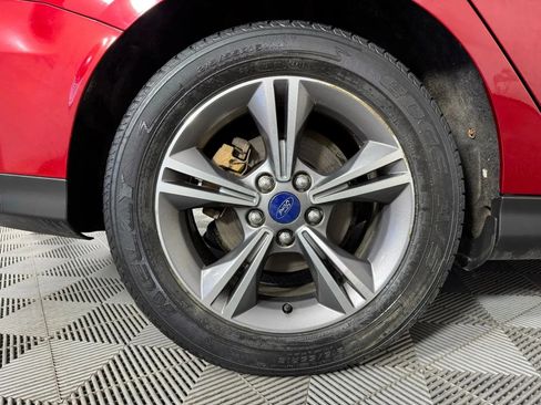 Used 2017 Ford Focus SE FWD image 40