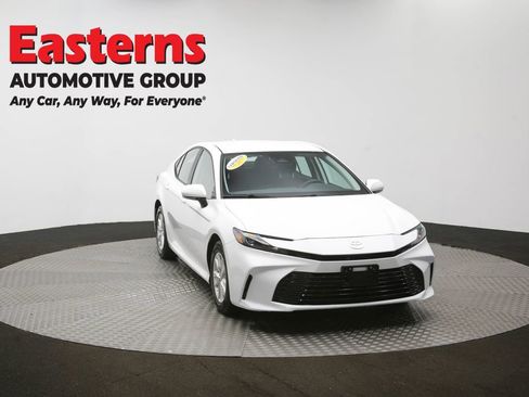 Used 2025 Toyota Camry Hybrid FWD image 51