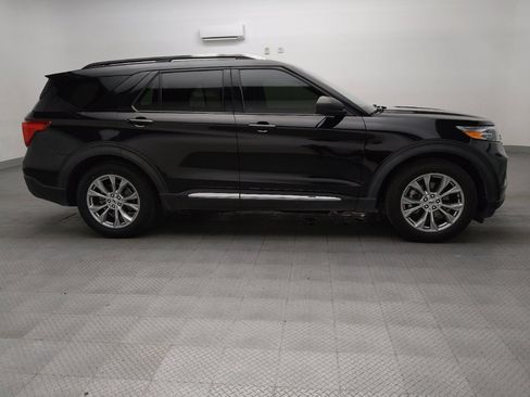 Used 2021 Ford Explorer XLT w/ Equipment Group 202A RWD image 11