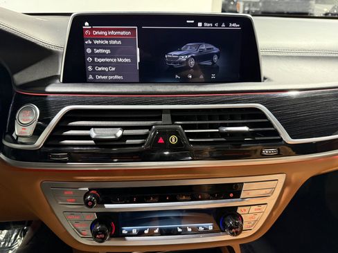 Used 2022 BMW 740i xDrive w/ M Sport Package AWD/4WD image 49