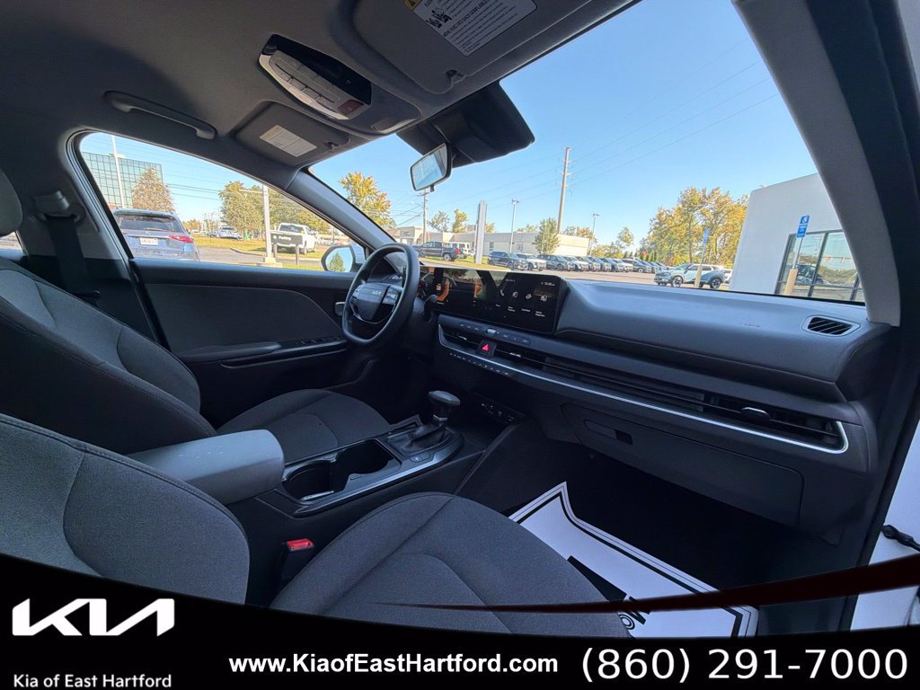 Used 2025 Kia K4 FWD image 12