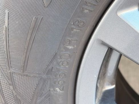 Used 2025 Nissan Pathfinder SV FWD image 11