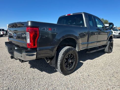 Used 2018 Ford F250 XLT w/ XLT Value Package AWD/4WD image 13