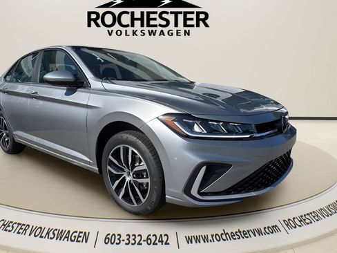 New 2025 Volkswagen Jetta SE FWD image 16