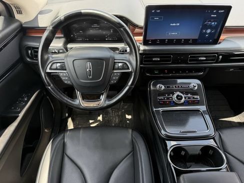 Used 2023 Lincoln Nautilus Reserve AWD/4WD image 10