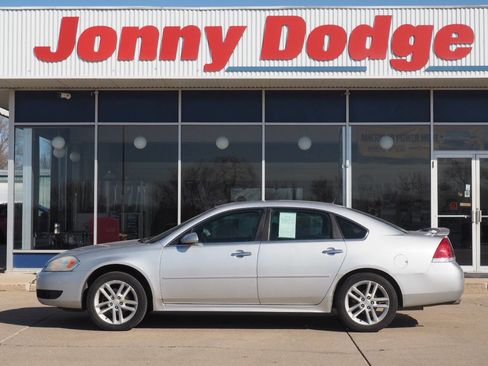Used 2013 Chevrolet Impala LTZ image 2
