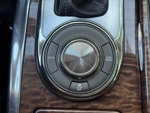 Used 2018 Nissan Armada Platinum w/ Cargo Package RWD image 32