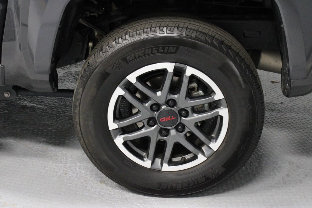 Used 2025 Toyota Tacoma TRD Sport AWD/4WD image 18