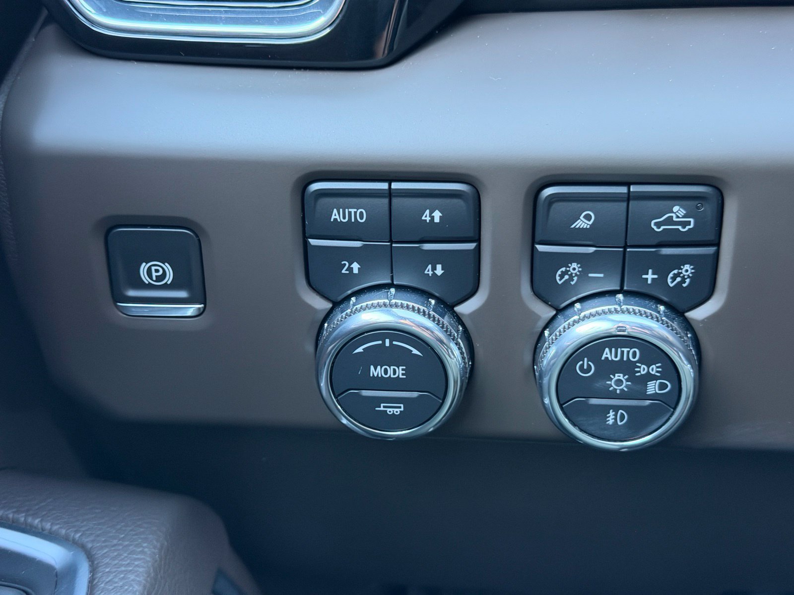 Used 2025 GMC Sierra 1500 Denali AWD/4WD image 12