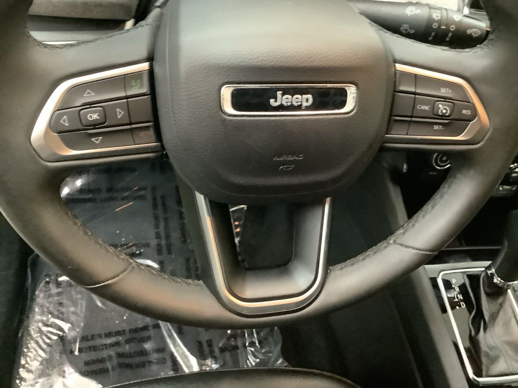 Used 2024 Jeep Compass Latitude AWD/4WD image 15